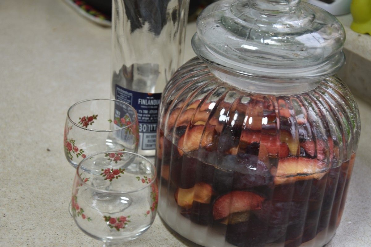 ליקר שזיפים ביתי - דינה דיש